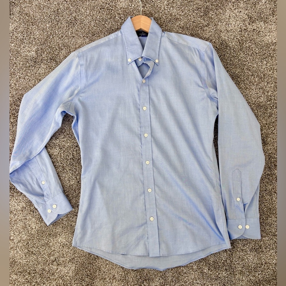 Men’s Slim Fit Small/Medium Buttoned Down light blue shirt